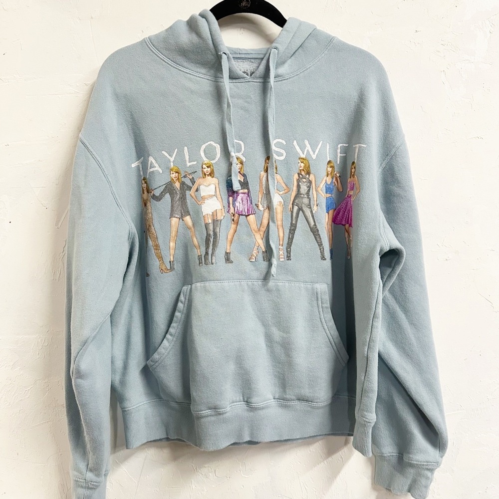 Taylor Swift 1989 World Tour Hoodie Light Blue Graphic Sweatshirt Womens Medium